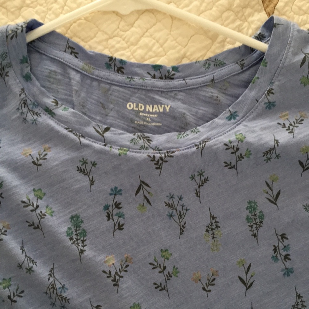 Old Navy Floral T-shirt - Picture 3 of 5
